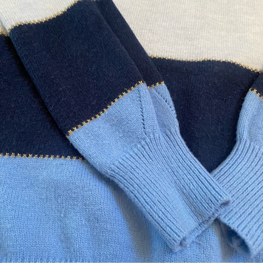 Colorblock Knit Pullover Sweater Size Medium Blue/White Long Sleeve - Picture 2 of 6